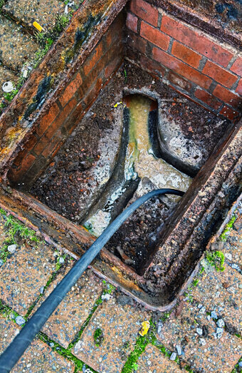 https://blockeddrainshighgate.com.au/uploads/2025/07/hero-blocked-sewers-67191.jpg